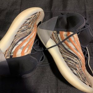 adidas Yeezy QNTM
Flash Orange